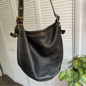 Vintage Coach Black Leather Shoulder Bag